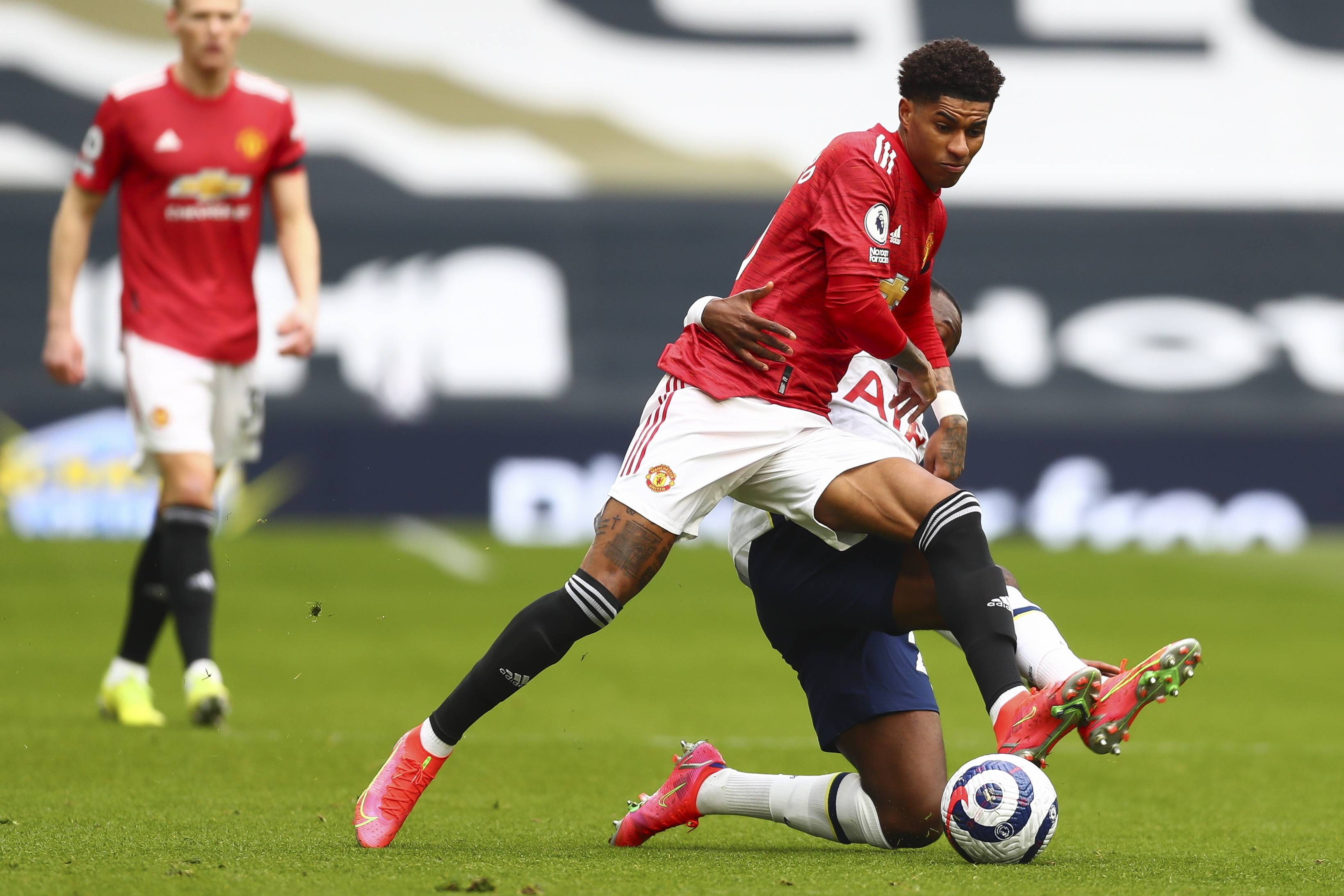 更是对外界 更是对外界