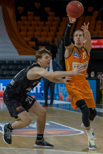 次中发挥作 次中发挥作